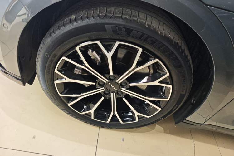 Used Zeekr 007 2024 Rear-Drive Enhanced Version 75 kWh Exterior 4