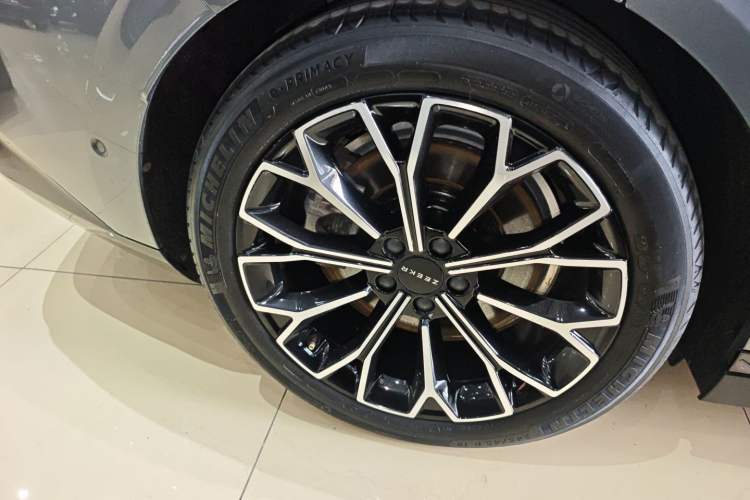 Used Zeekr 007 2024 Rear-Drive Enhanced Version 75 kWh Exterior 5