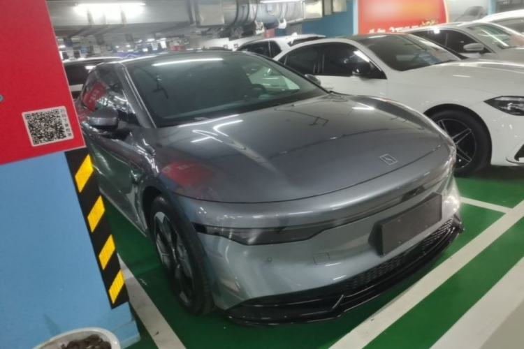 Used Zeekr 007 2024 Rear-Drive Version 75 kWh Front Right 45 Deg