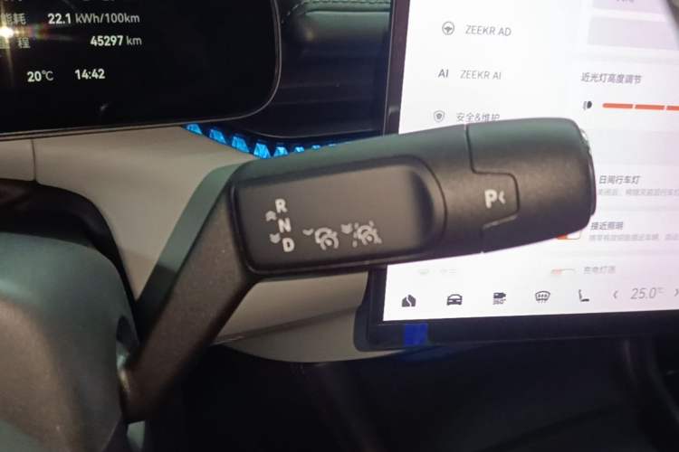 Used Zeekr 007 2024 Rear-Drive Enhanced Version 75 kWh Gear Lever