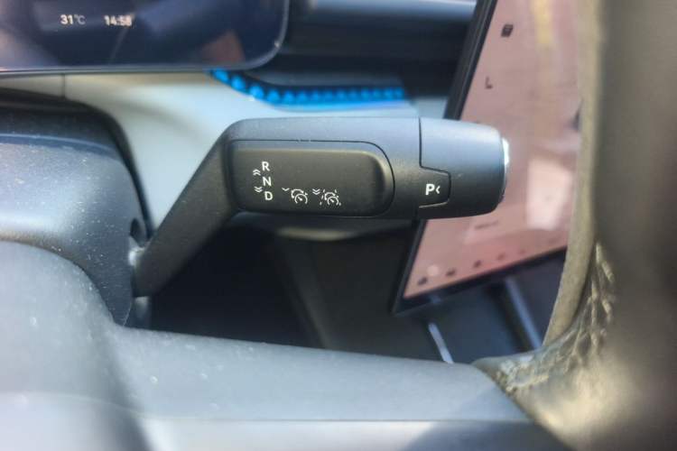 Used Zeekr 007 2024 Rear-Drive Enhanced Version 75 kWh Gear Lever