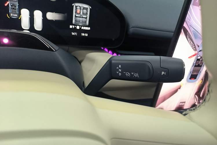 Used Zeekr 007 2024 Rear-Drive Intelligent Driving Version 100 kWh Gear Lever