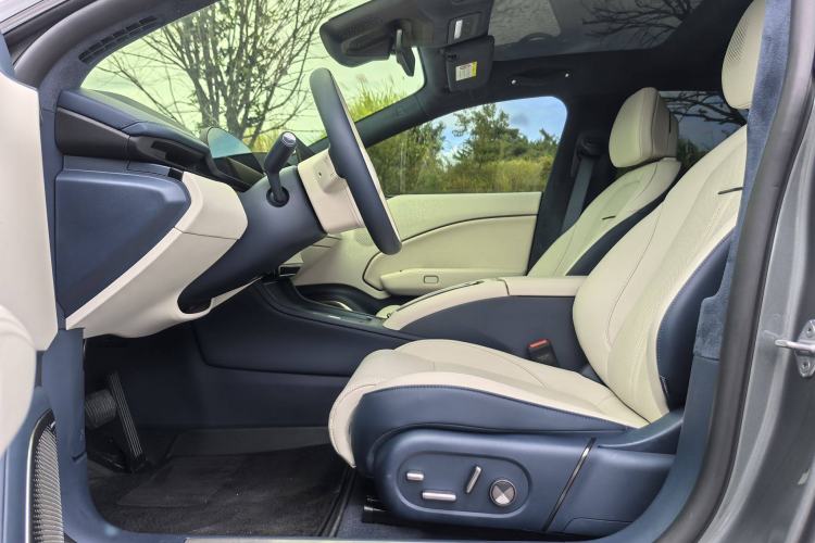 Used Zeekr 007 2024 Rear-Drive Enhanced Version 100 kWh Interior 1