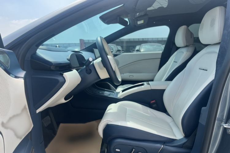 Used Zeekr 007 2024 Four-Wheel Drive Version 75 kWh Interior 3
