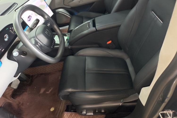 Used Zeekr 007 2024 Rear-Drive Enhanced Version 100 kWh Left Front Seat