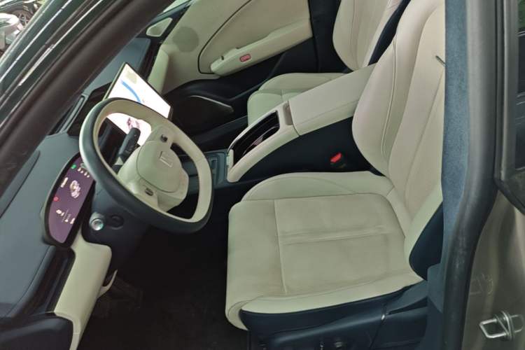 Used Zeekr 007 2024 Rear-Drive Intelligent Driving Version 75 kWh Left Front Seat