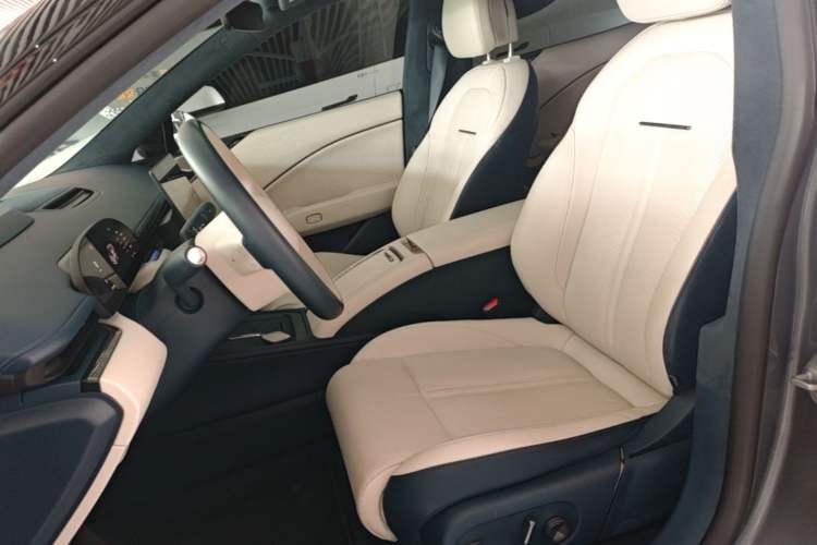 Used Zeekr 007 2024 Rear-Drive Enhanced Version 75 kWh Left Front Seat