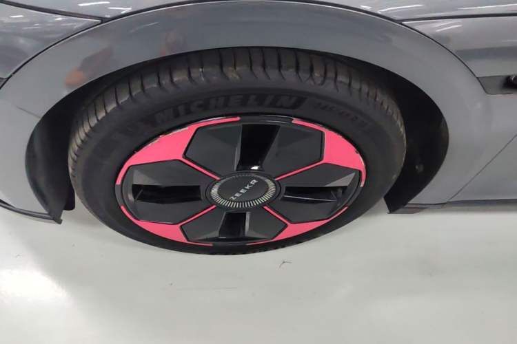 Used Zeekr 007 2024 Rear-Drive Intelligent Driving Version 75 kWh Left Front Wheel Hub