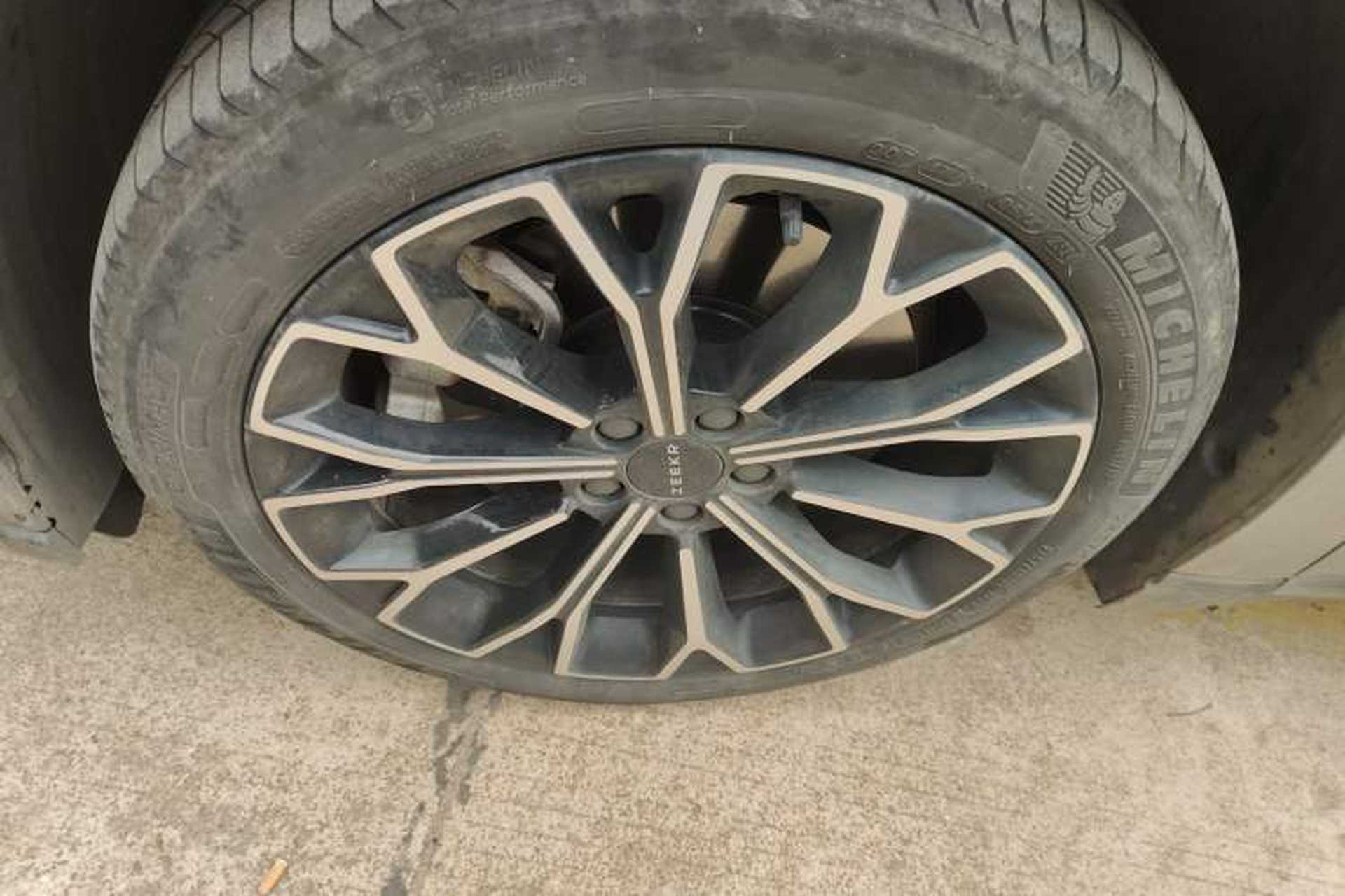 Used Zeekr 007 2024 Rear-Drive Enhanced Version 75 kWh Left Front Wheel Hub