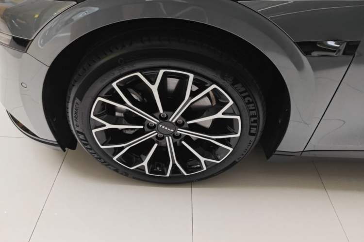 Used Zeekr 007 2024 Rear-Drive Intelligent Driving Version 100 kWh Left Front Wheel Hub
