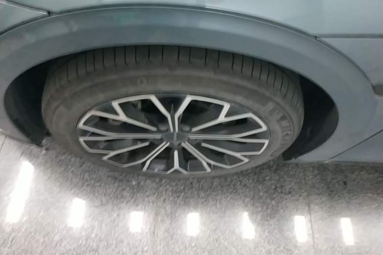 Used Zeekr 007 2024 Four-Wheel Drive Version 75 kWh Left Front Wheel Hub
