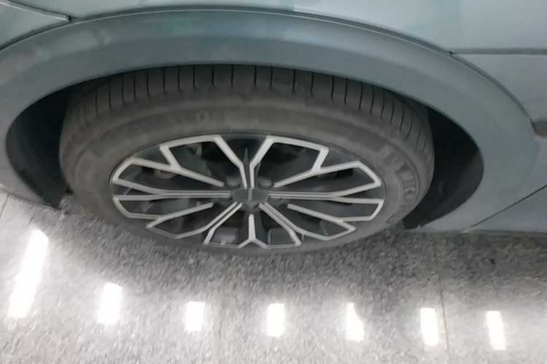 Used Zeekr 007 2024 Four-Wheel Drive Version 75 kWh Left Front Wheel Hub