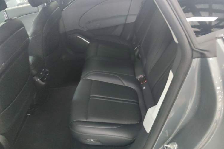 Used Zeekr 007 2024 Rear-Drive Intelligent Driving Version 75 kWh Left Rear Seat