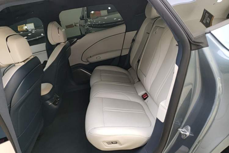 Used Zeekr 007 2024 Rear-Drive Intelligent Driving Version 75 kWh Left Rear Seat