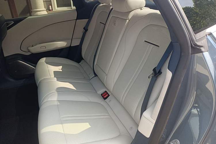 Used Zeekr 007 2024 Rear-Drive Intelligent Driving Version 100 kWh Left Rear Seat