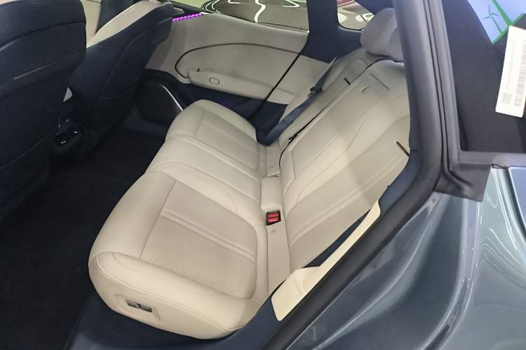 Used Zeekr 007 2024 Rear-Drive Intelligent Driving Version 100 kWh Left Rear Seat