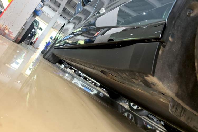 Used Zeekr 007 2024 Rear-Drive Enhanced Version 100 kWh Left Side Sill