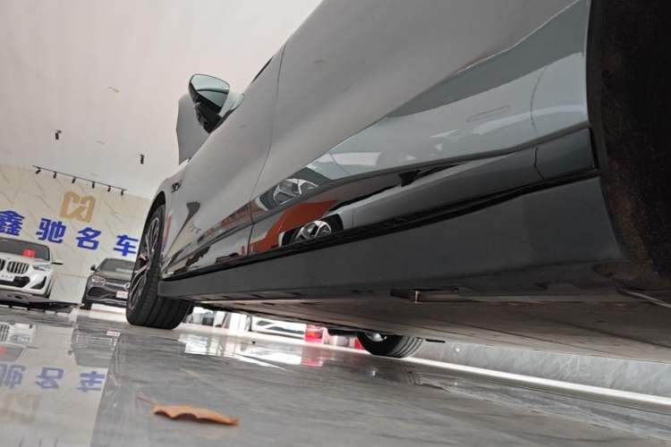 Used Zeekr 007 2024 Rear-Drive Enhanced Version 75 kWh Left Side Sill