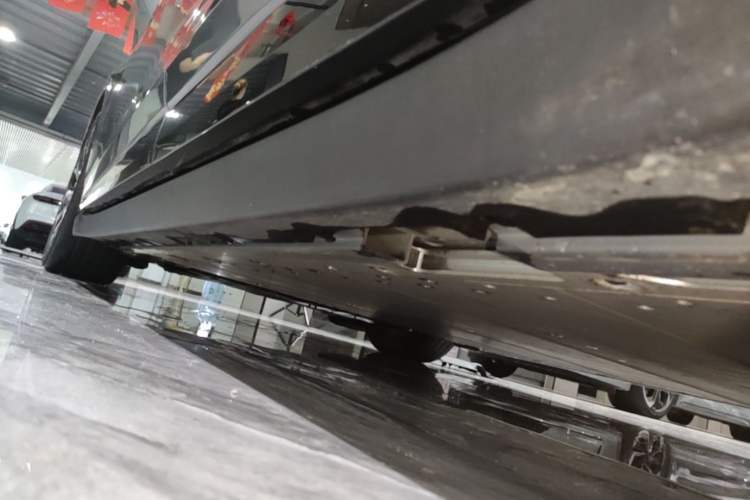 Used Zeekr 007 2024 Rear-Drive Version 75 kWh Left Side Sill