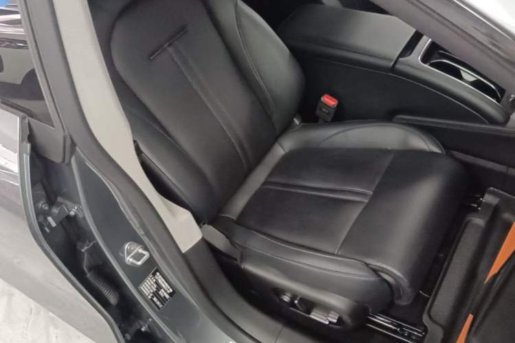 Used Zeekr 007 2024 Rear-Drive Enhanced Version 75 kWh Right Front Seat