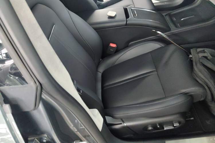 Used Zeekr 007 2024 Rear-Drive Intelligent Driving Version 75 kWh Right Front Seat