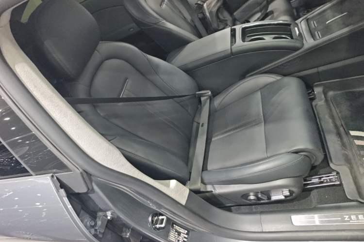 Used Zeekr 007 2024 Four-Wheel Drive Version 75 kWh Right Front Seat