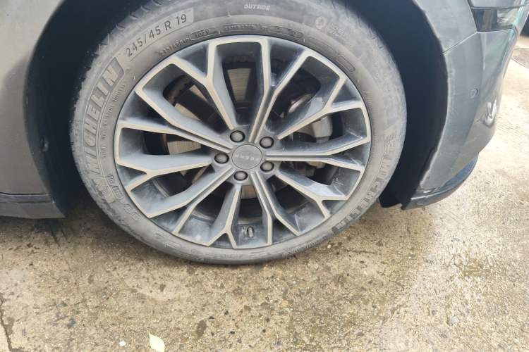 Used Zeekr 007 2024 Rear-Drive Enhanced Version 75 kWh Right Front Wheel Hub