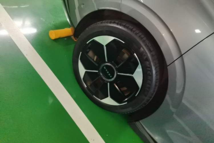 Used Zeekr 007 2024 Rear-Drive Version 75 kWh Right Rear Wheel Hub