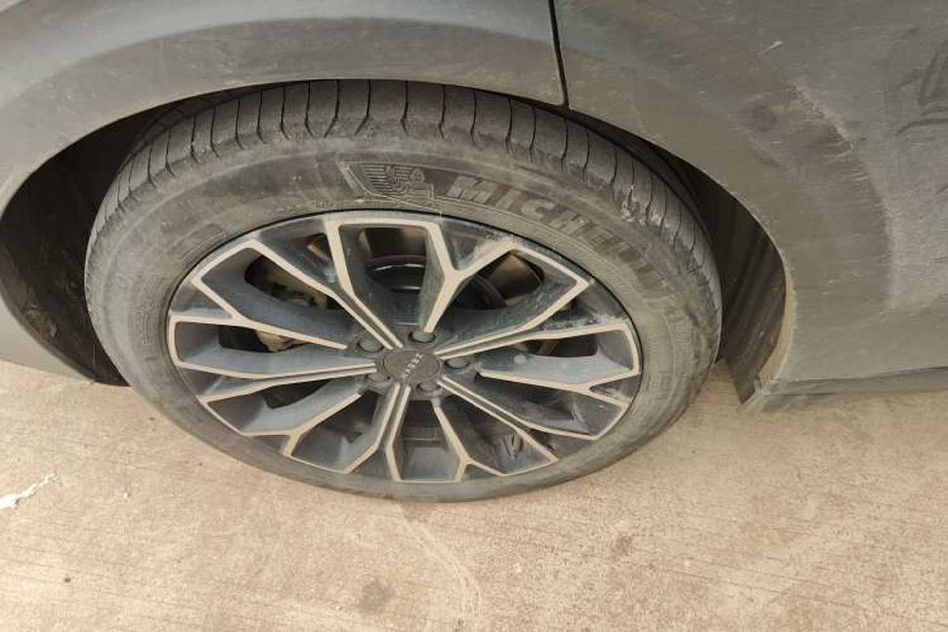 Used Zeekr 007 2024 Rear-Drive Enhanced Version 75 kWh Right Rear Wheel Hub
