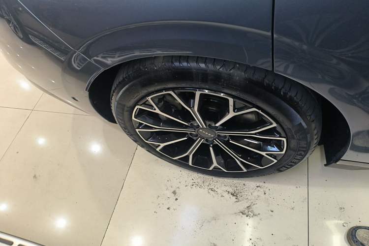 Used Zeekr 007 2024 Rear-Drive Intelligent Driving Version 100 kWh Right Rear Wheel Hub