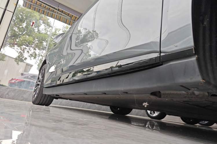 Used Zeekr 007 2024 Rear-Drive Enhanced Version 75 kWh Right Side Sill
