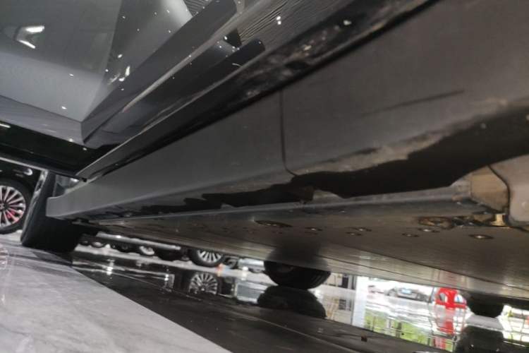 Used Zeekr 007 2024 Rear-Drive Version 75 kWh Right Side Sill