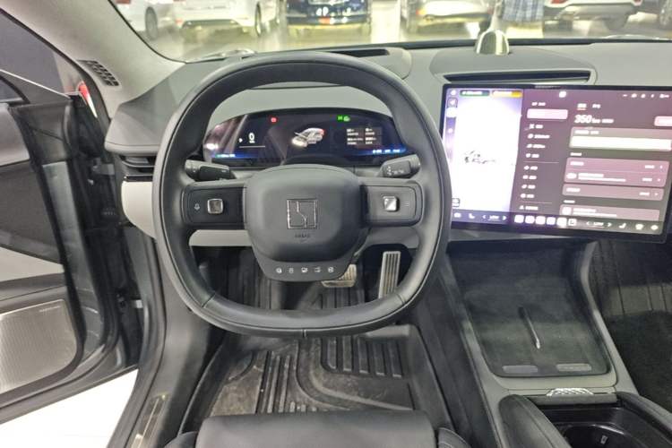 Used Zeekr 007 2024 Four-Wheel Drive Version 75 kWh Steering Wheel