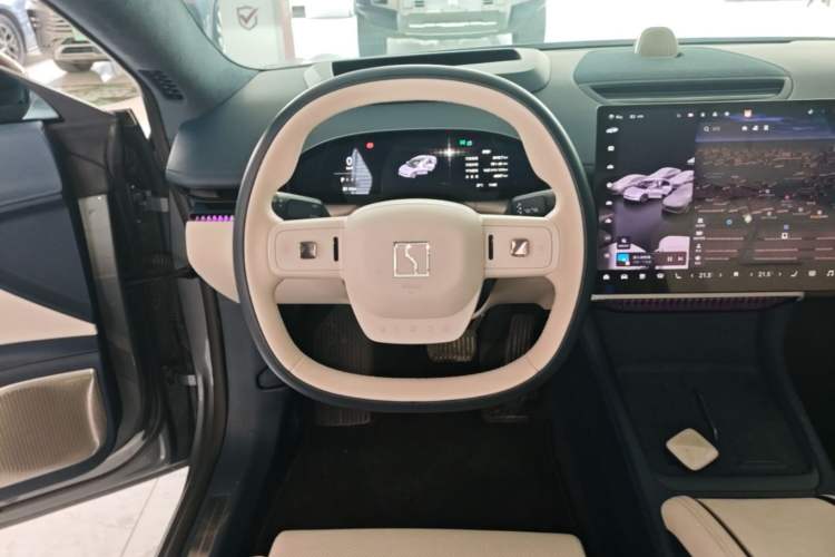 Used Zeekr 007 2024 Rear-Drive Enhanced Version 75 kWh Steering Wheel