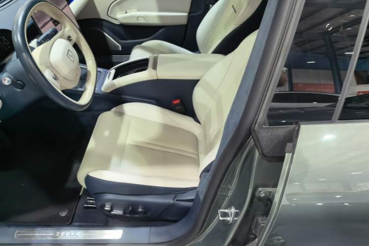 Used Zeekr 007 2024 Rear-Drive Intelligent Driving Version 100 kWh Left Front Seat