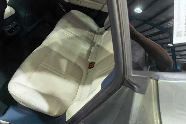 Used Zeekr 007 2024 Rear-Drive Intelligent Driving Version 100 kWh Left Rear Seat