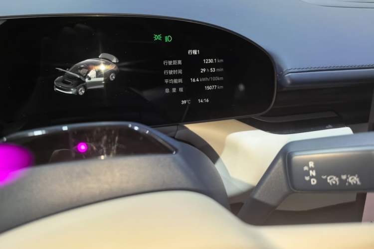 Used Zeekr 007 2024 Rear-Drive Intelligent Driving Version 100 kWh Odometer Close Up