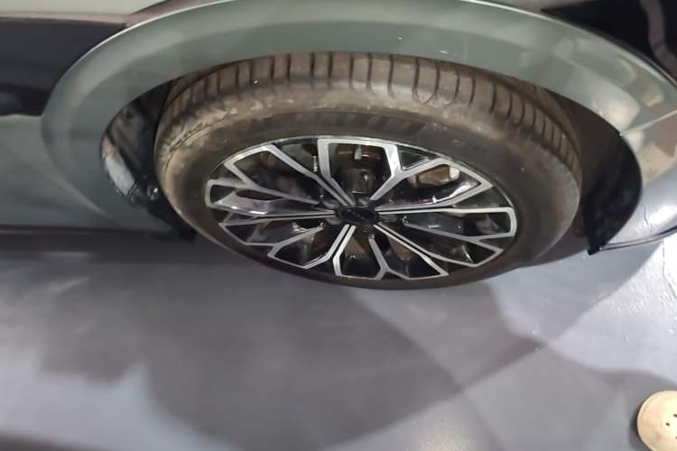 Used Zeekr 007 2024 Rear-Drive Intelligent Driving Version 100 kWh Right Front Wheel Hub