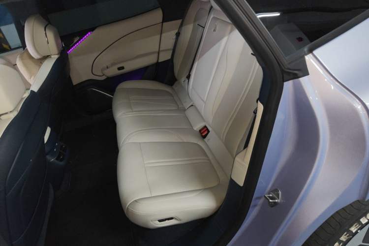 Used Zeekr 007 2024 Rear-Drive Intelligent Driving Version 75 kWh Left Rear Seat