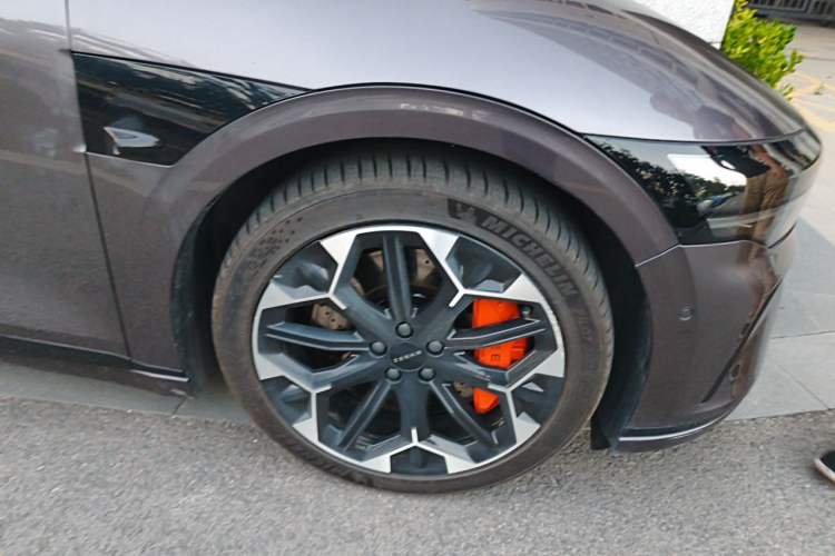 Used Zeekr 007 2024 Four-Wheel Drive Version 75 kWh Right Front Wheel Hub