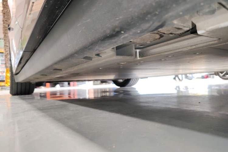 Used Zeekr 007 2024 Rear-Drive Enhanced Version 75 kWh Left Side Sill