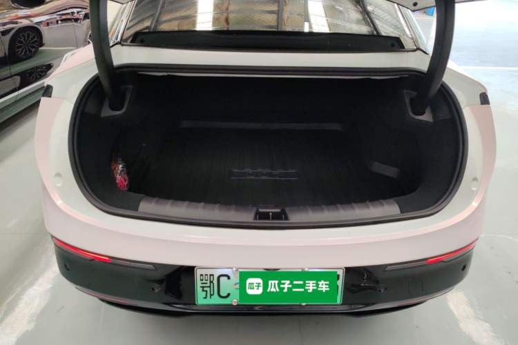 Used Zeekr 007 2024 Rear-Drive Enhanced Version 75 kWh Trunk