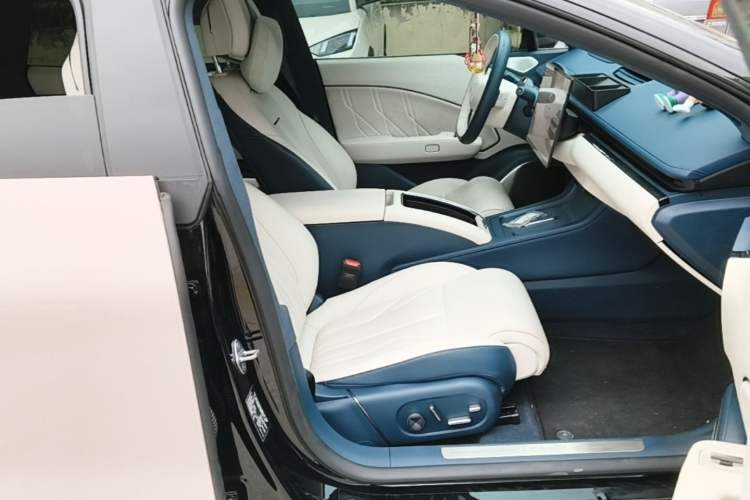 Used Zeekr 007 2024 Four-Wheel Drive Intelligent Driving Version 75 kWh Right Front Seat