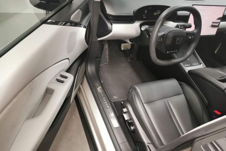 Used Zeekr 007 2024 Rear-Drive Enhanced Version 75 kWh Driver Seat