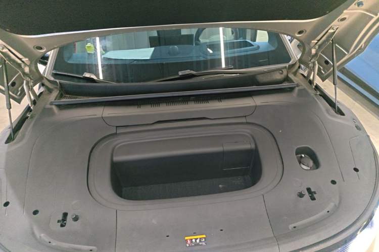Used Zeekr 007 2024 Four-Wheel Drive Version 75 kWh Engine Bay