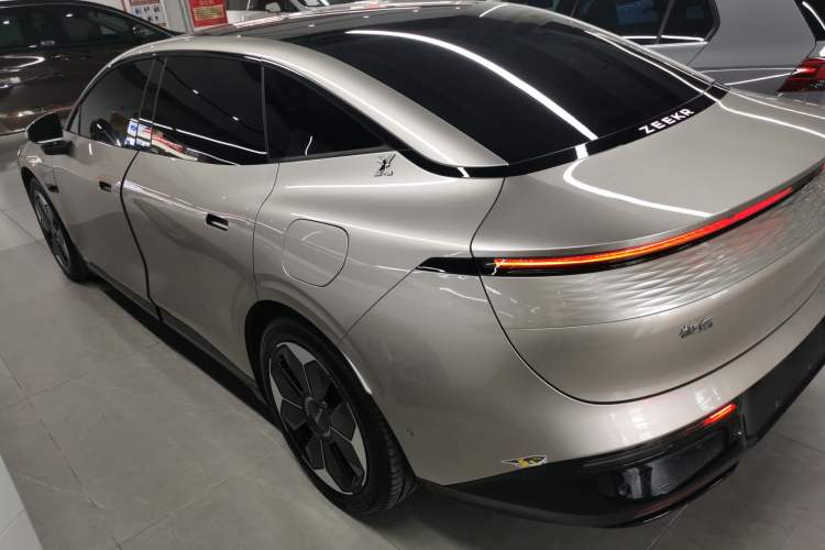 Used Zeekr 007 2024 Rear-Drive Enhanced Version 75 kWh Exterior 2
