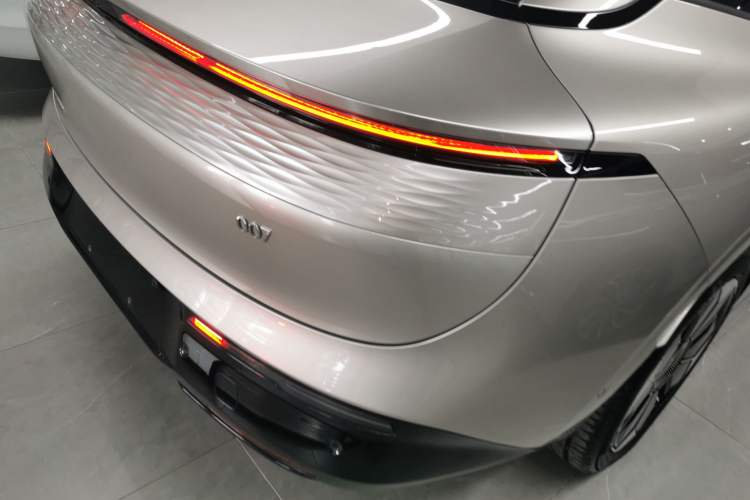 Used Zeekr 007 2024 Rear-Drive Enhanced Version 75 kWh Exterior 3