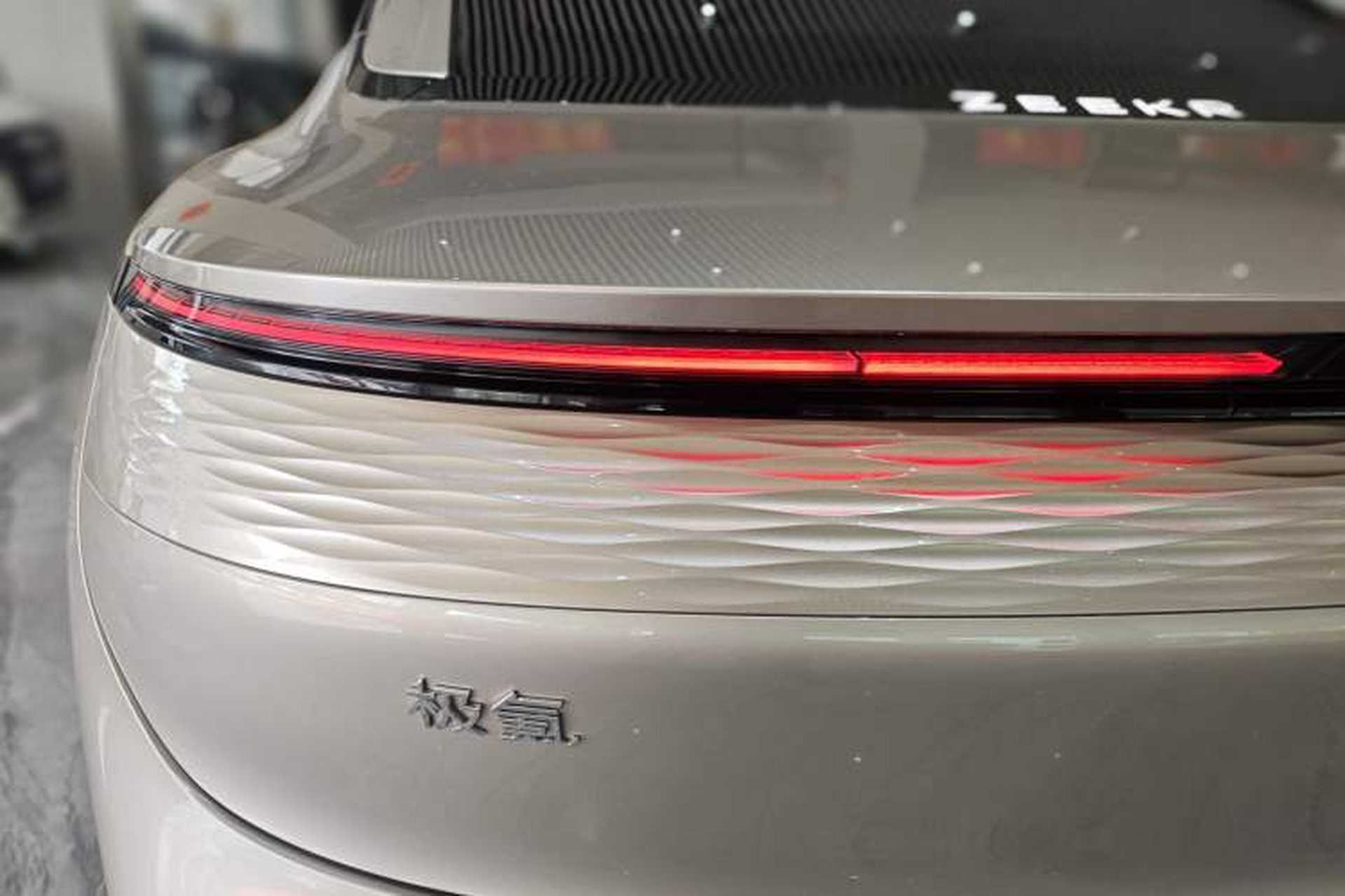 Used Zeekr 007 2024 Rear-Drive Enhanced Version 75 kWh Exterior 6