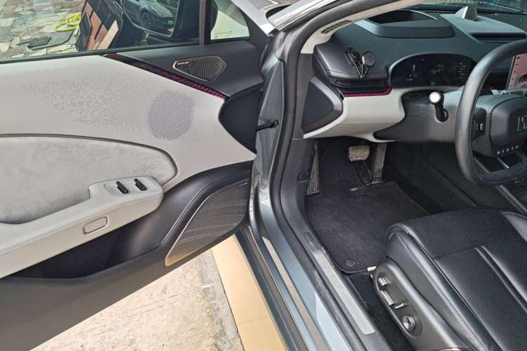 Used Zeekr 007 2024 Rear-Drive Intelligent Driving Version 75 kWh Interior 3