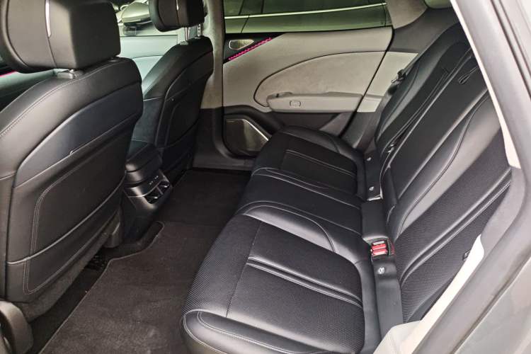 Used Zeekr 007 2024 Rear-Drive Intelligent Driving Version 75 kWh Interior 4
